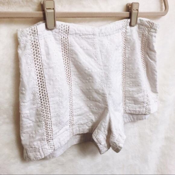 Forever 21 White Embroidered Patterned Shorts - Picture 4 of 8